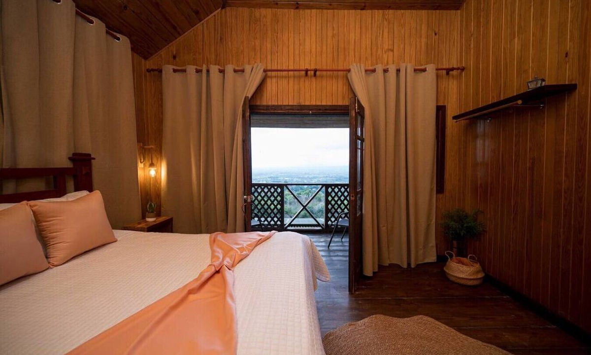 Tamboril House | #1 Villa for Events, BBQ, Pool, City View, Nature
