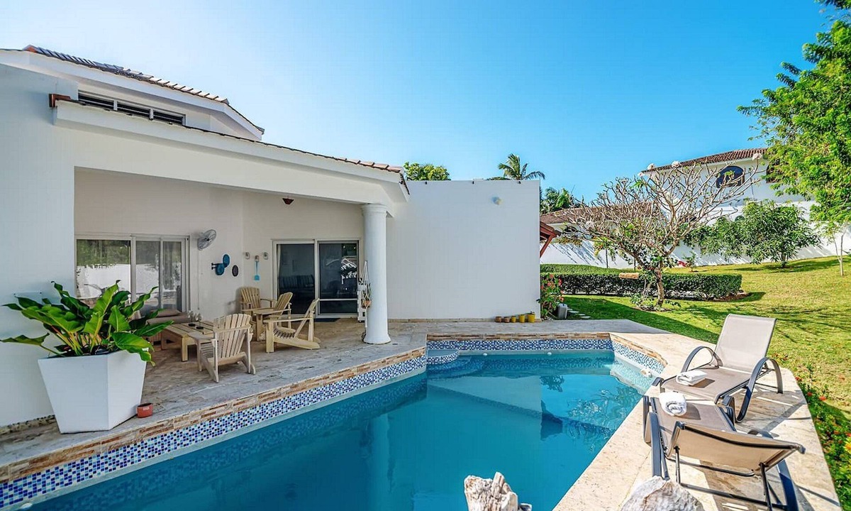 Sosua Villa | 12BD villa complex in beachfront residence, guest-friendly, cable TV/WiFi/pools
