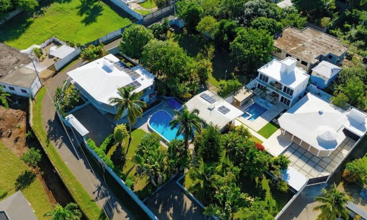 Urbanizacion Tavarez Villa | 14 Bedroom Villa 2 mins from Sosua