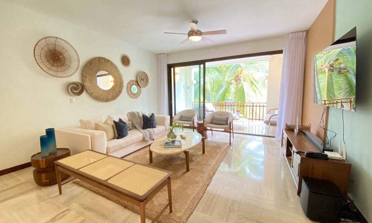 Portillo Apartment | 2BR 6 Guest Balcony in Portillo Close to Beach