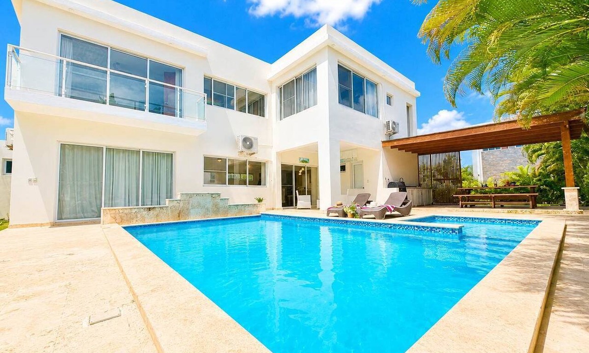 Sosua Villa | 5bd Corner Lot Villa|Private Pool, Sleeps up to 14