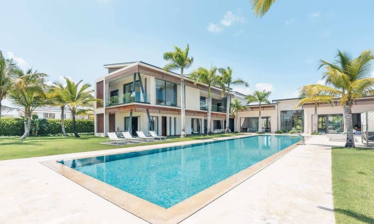 Punta Cana Villa | 5BR Villa Jacuzzi Pool Cap Cana Oasis
