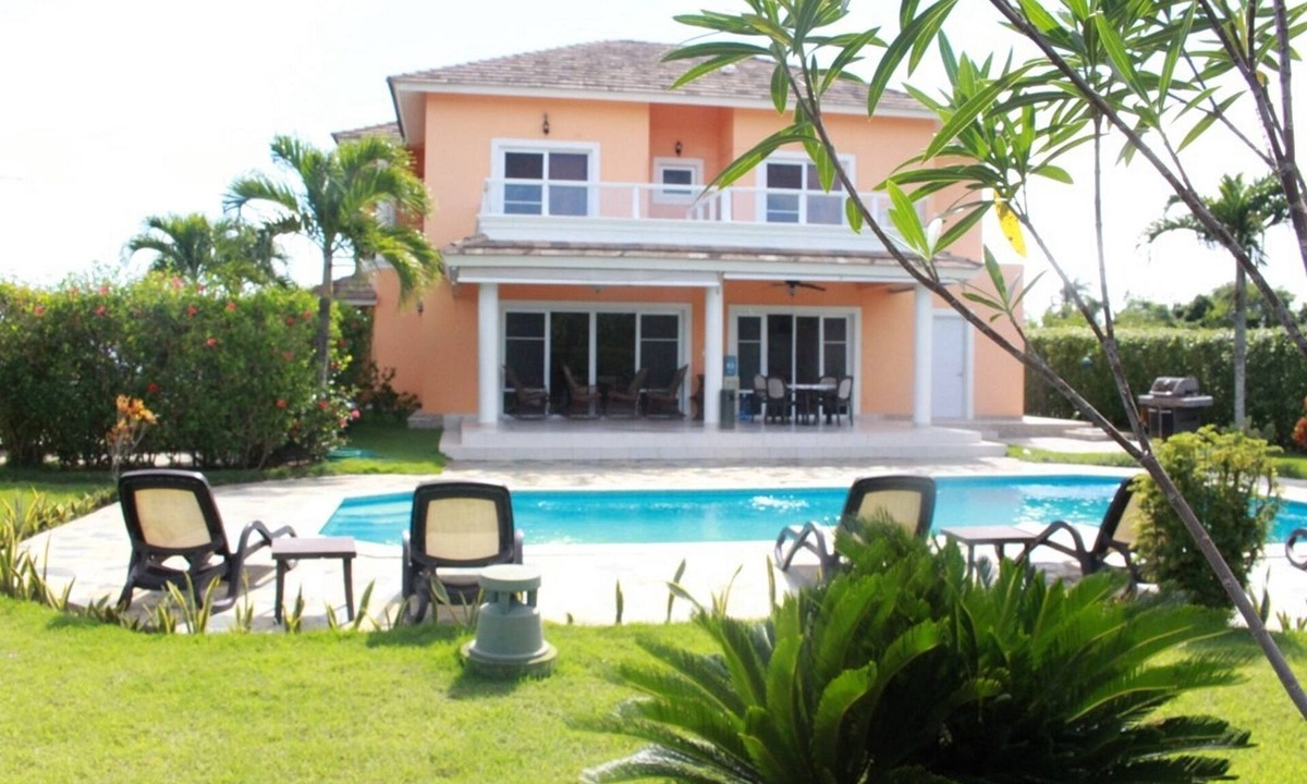 Sosua Villa | 7BD guest-friendly villa in beachfront resort, private pool, sports courts!