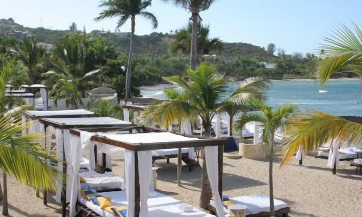Los Maestros Apartment | All Fun Inclusive Beach Front Resort