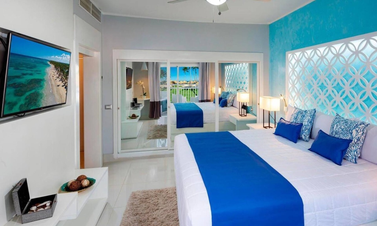 Punta Cana Village House | All inclusive mini suite, jetted tub and balcony at Grand Sirenis in Punta Cana