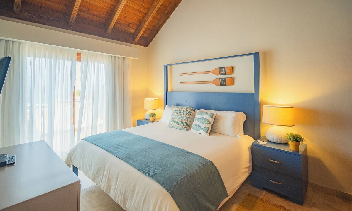 Puerto Bahia Resort | Bannister Hotel & Yacht Club