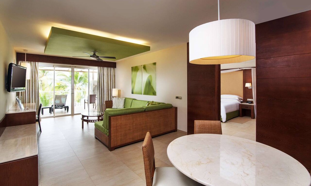 Playa Bibijagua Resort | Barceló Bávaro Palace - All Inclusive