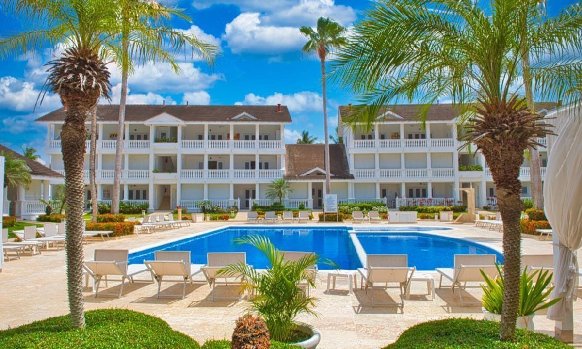 La Iglesia Villa | Beachfront Villa | Experience the Caribbean