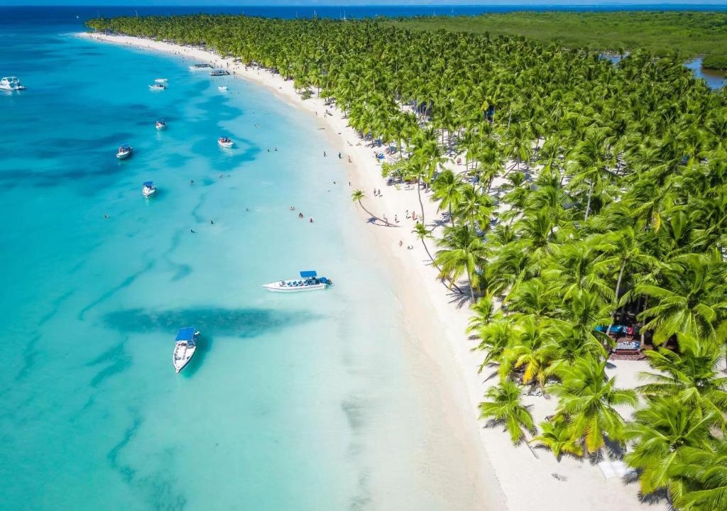 Bavaro Hotel | CASAS DEL SOL Villas HOTEL WIFI BBQ Parking Los Corales BEACH CLUB & SPA
