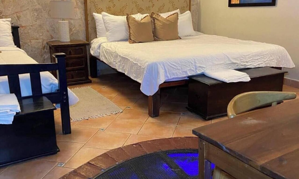 Zona Colonial Hotel | Colonial Mansion Hotel | Rooms King Ferdinand II, Breakfast Included