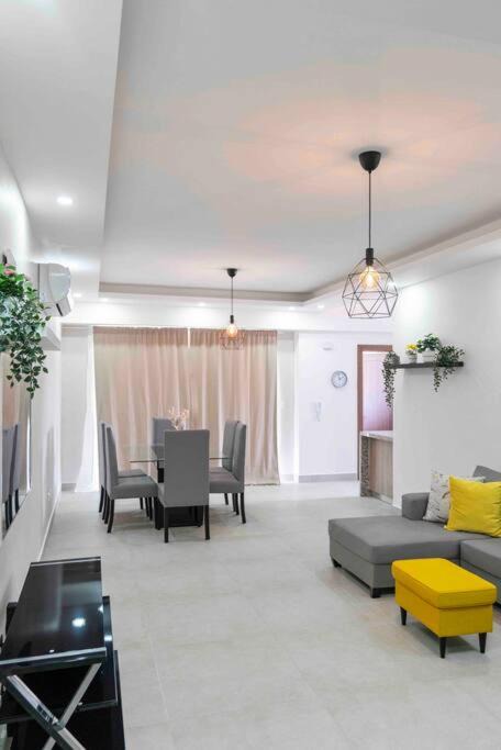 La Julia Apartment | CozyFamilyHome, 3BR, 3.5BTH, 3Parking, Pool, GYM
