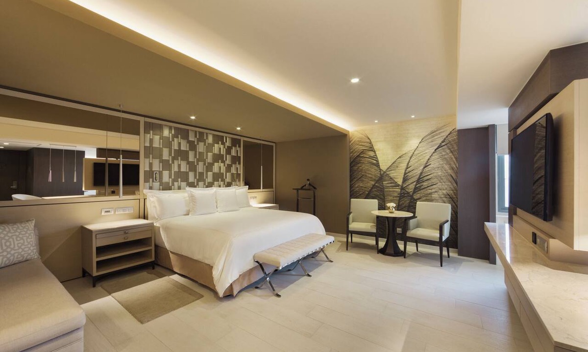 Bella Vista Resort | El Embajador, a Royal Hideaway Hotel