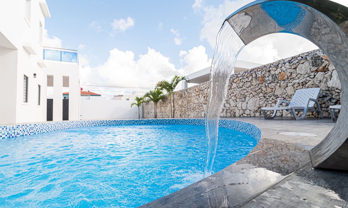 Bavaro House | Executive 4-Bedroom 14+ Private Pool Villa