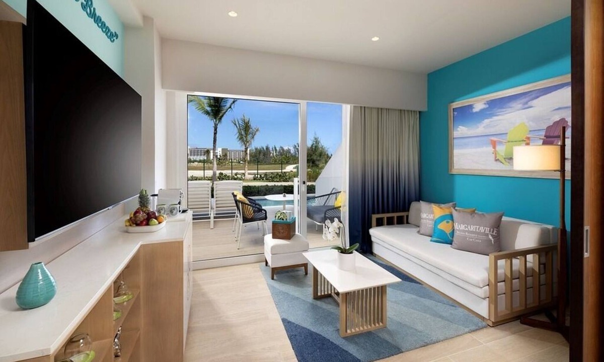 Punta Cana Hotel | Family Swim-Up Suite: ALL-INCLUSIVE Luxury with Pool Access & Premium Benefits
