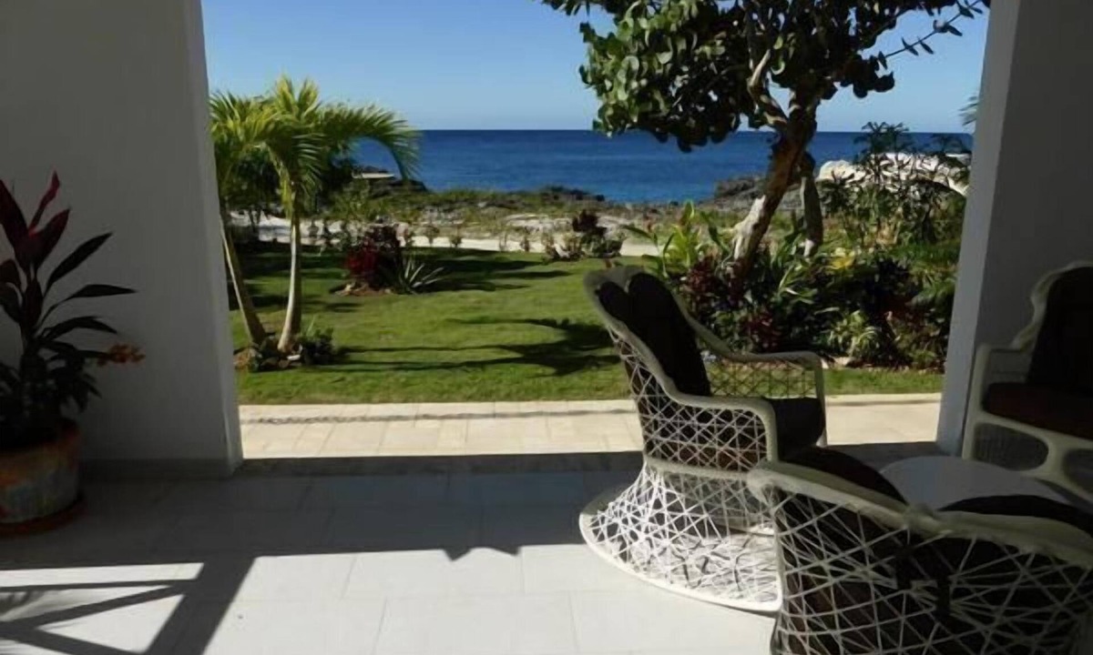 Dominicus Apartment | Flat 10 directly on the Caribbean Sea
