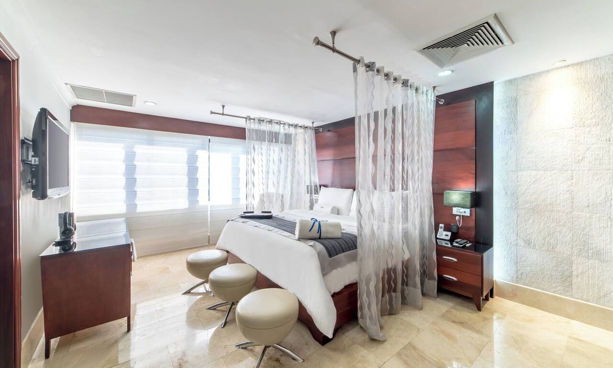 Los Jardines Hotel | Hodelpa Gran Almirante Hotel & Casino