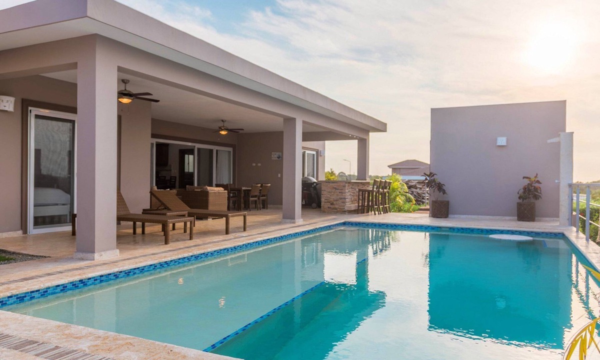 La Mulata Villa | Inexpensive 2-bedroom villa with private pool, internet, air conditioning, TV