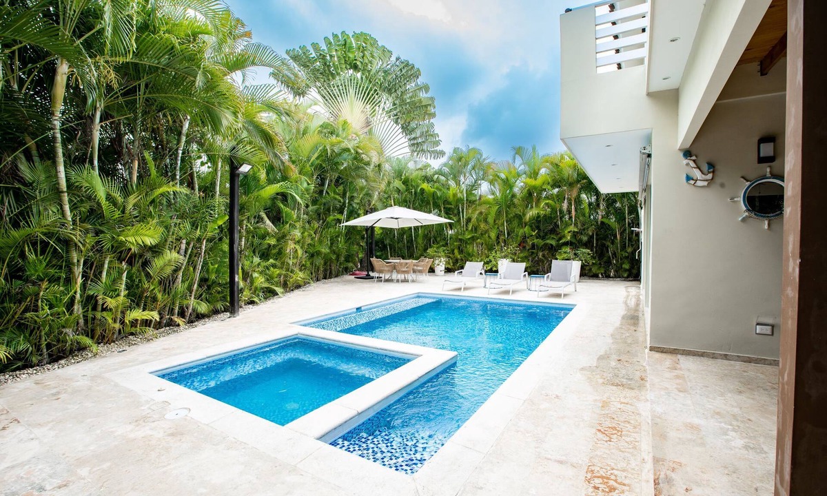 Villas Del Mar Villa | Lia Luxury Villa, Metro Country Club, Juan Dolio, sleeps 16.