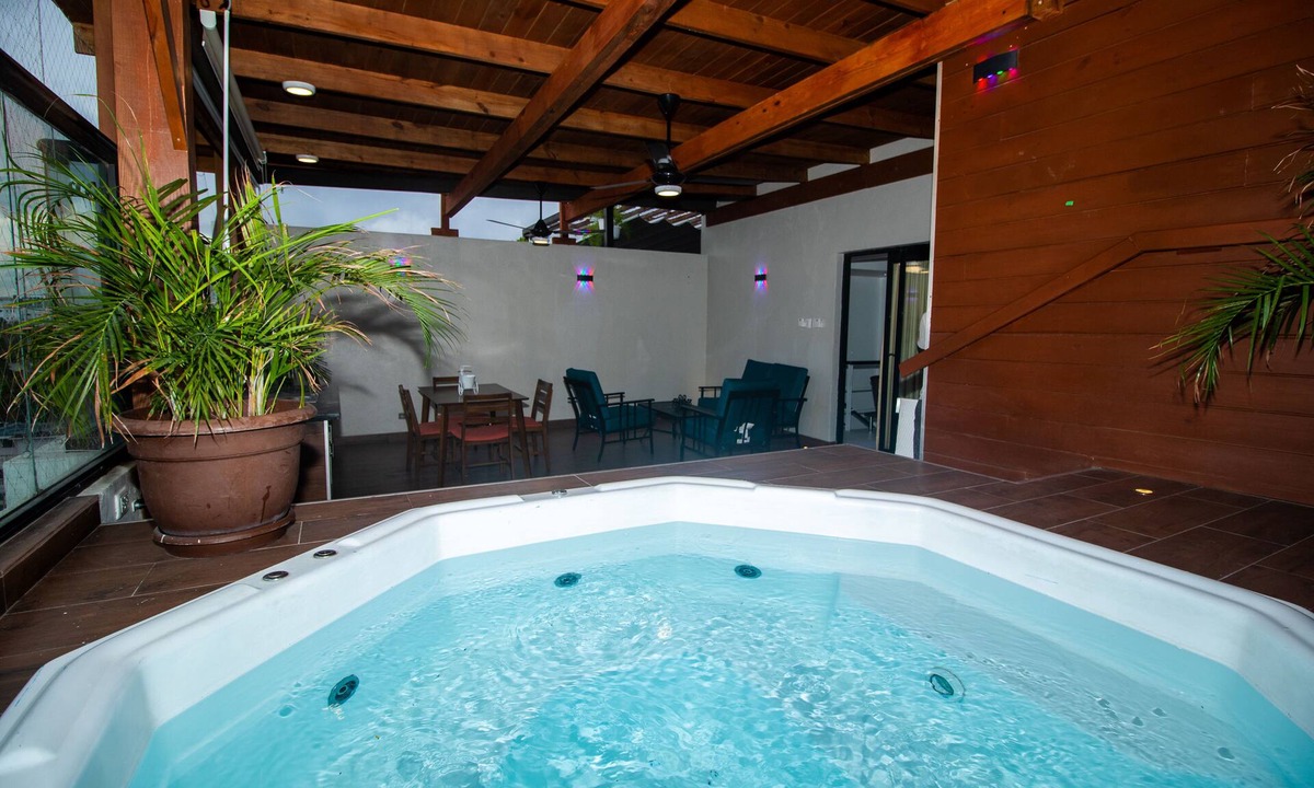 Sarasota Apartment | "luxurious and Elegant Apartment in Bella Vista"