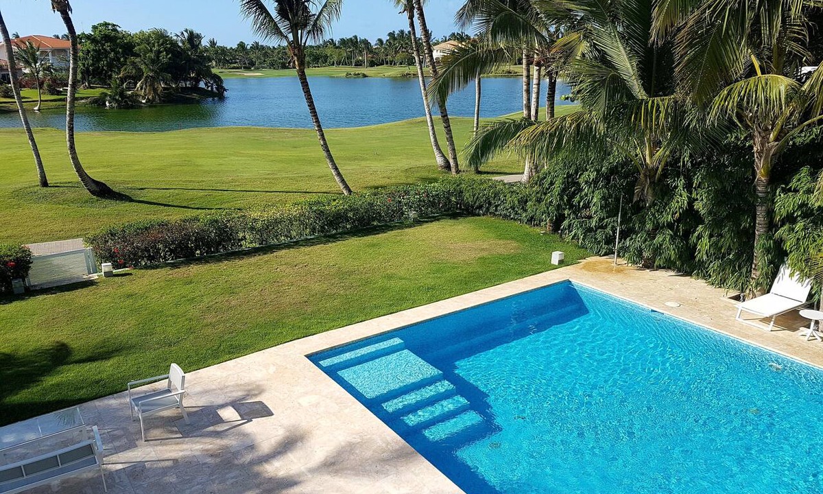 Bavaro Villa | Luxury, 1 of a kind, Lake-view Villa on Golf course