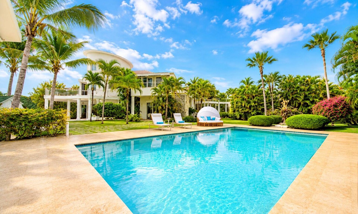 Bavaro Villa | LUXURY PRIVATE VILLA IN COCOTAL, POOL GOLF, EVENTS, BEACH CLUB ACCESS