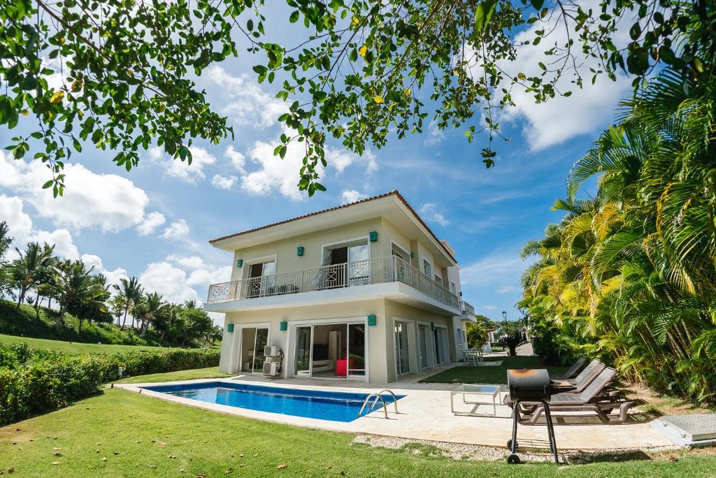 Bavaro Villa | Luxury Private Villas with Pool, Private Beach, BBQ