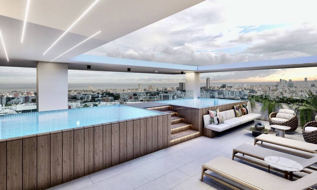 Evaristo Morales Apartment | Luxury Suite with Workspace, Pool & City Views