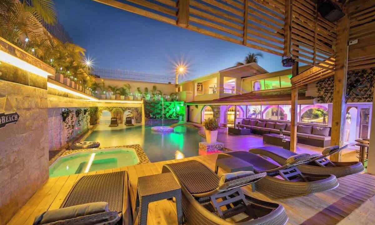 El Batey Villa | Luxury Villa w/Pool, Jacuzzi & Beach Access -