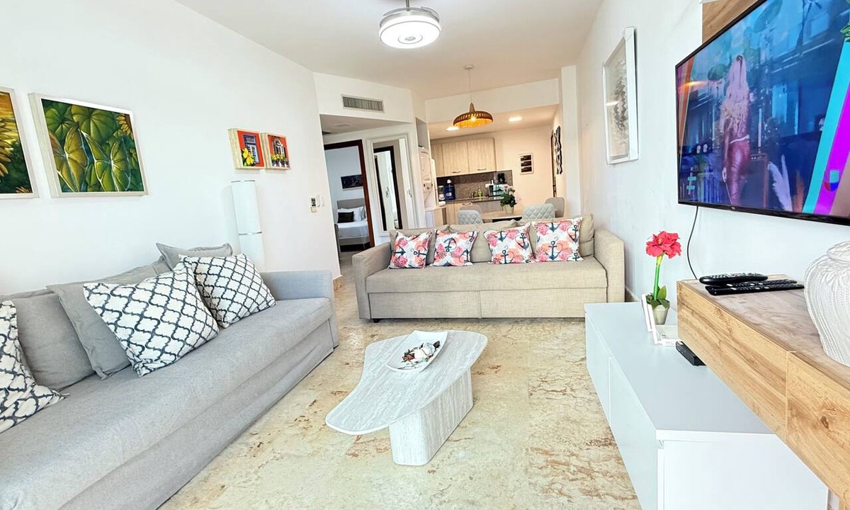 El Soco House | MAGNIFIQUE BEACHWALK CONDO IN NUEVA ROMANA RESORT
