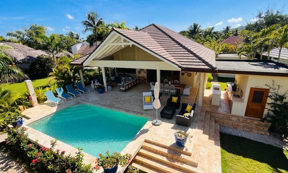 Las Terrenas Villa | Modern Luxury Villa with direct access to the beach 3min walk in gated community