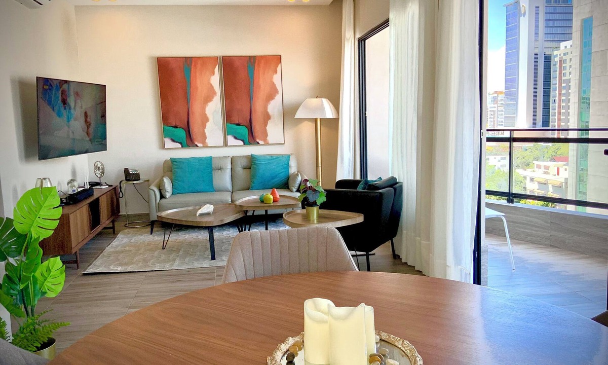 Downtown Santo Domingo Condo | Piantini Luxury Condo-Great balcony-Interior views-pool & gym @ Rooftop