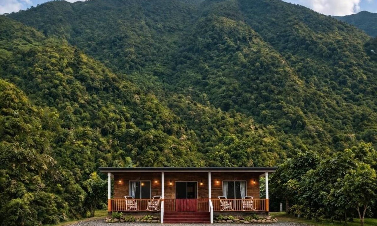 Bonao Cabin | Rustic Mountain Cabin Retreat Stunning Views is located in Bonao
