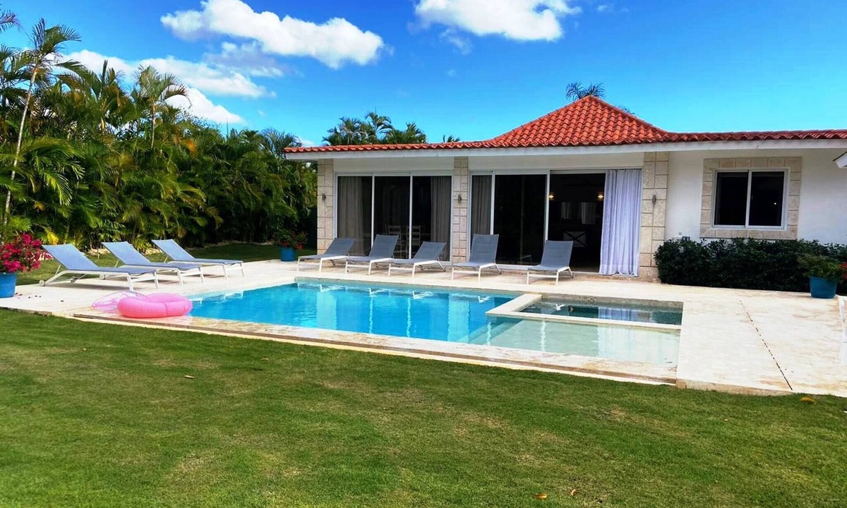 Los Lagos Villa | Seasideserenity - Luxury Villa Steps From The Beach