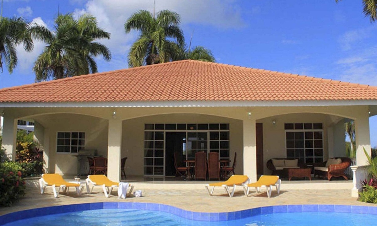 Urbanizacion Tavarez Villa | Secured 4B villa, private pool, soccer/basket/tennis, restaurant, near all