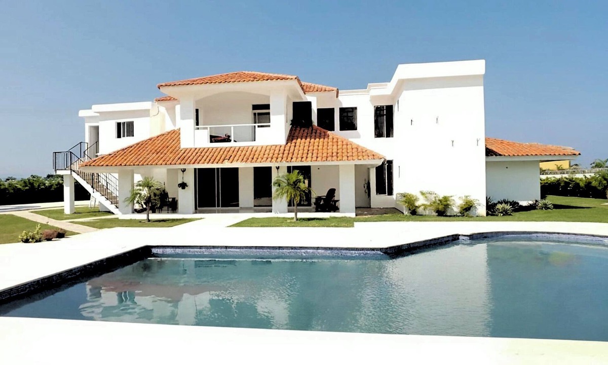 Playa Chiquita Villa | Sosua 4BR to 10BR Private Gem, Pool, Near Beach +Bonus