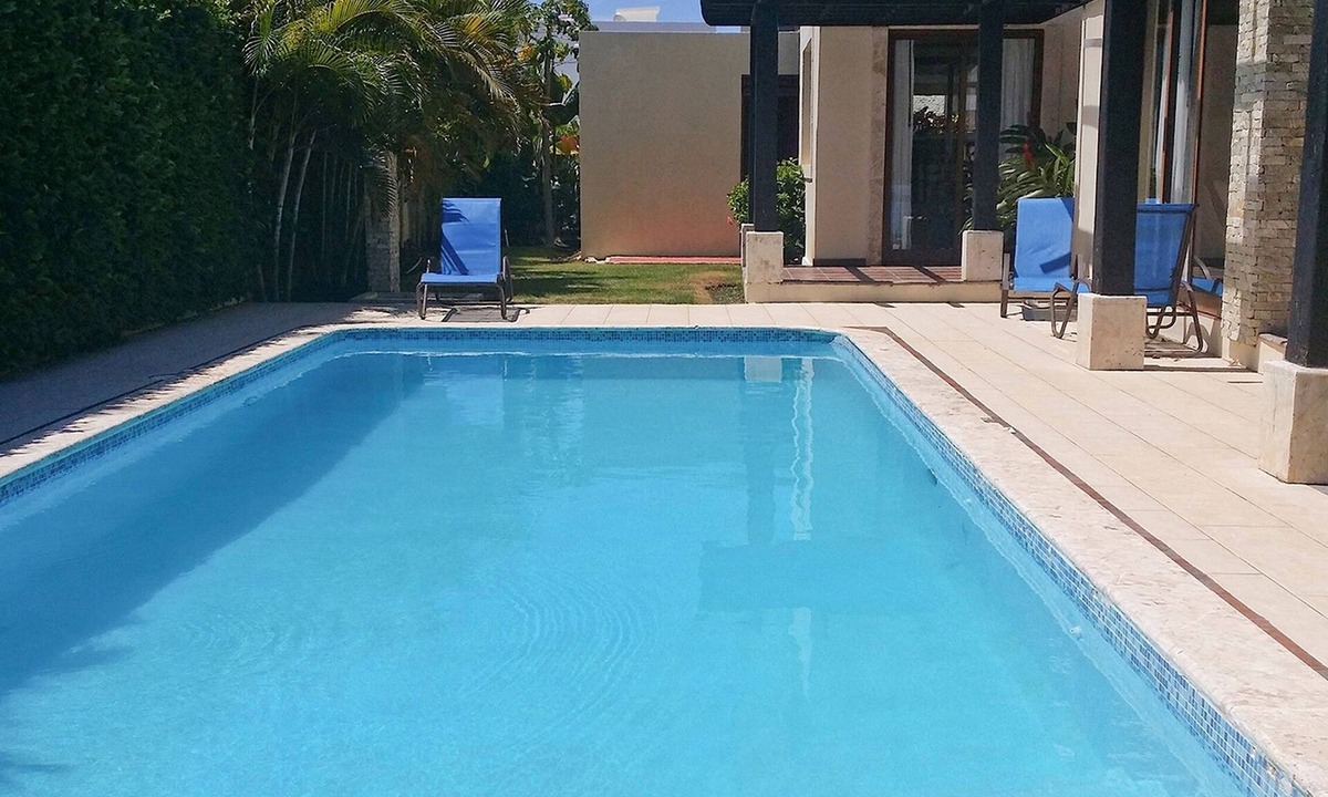 Sosua Villa | Spacious guest-friendly 9BD complex, 2 minutes walk to the sandy beach!
