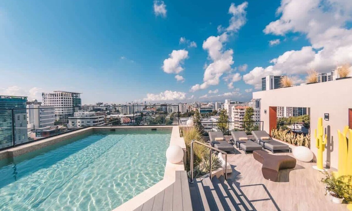 Downtown Santo Domingo Apartment | Stylish Apartment in Piantini Pool & Gym u302