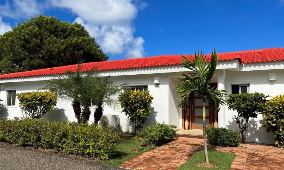 La Mulata Villa | Sunny and warm, friendly people, super beaches, low cost! 4BD villa for you