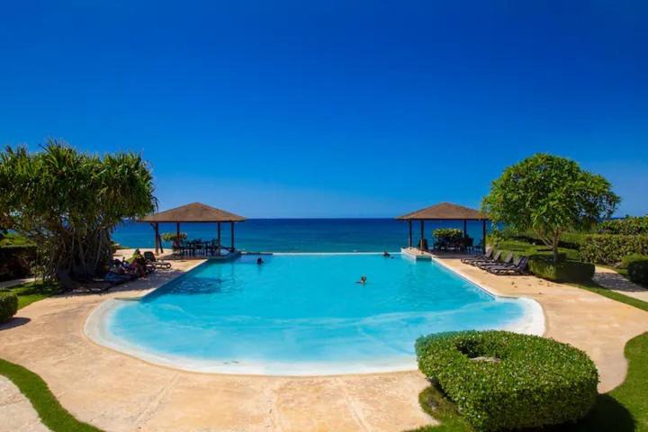 Playa Chiquita Apartment | Sunset Vibes - Studio, pool views, resort access