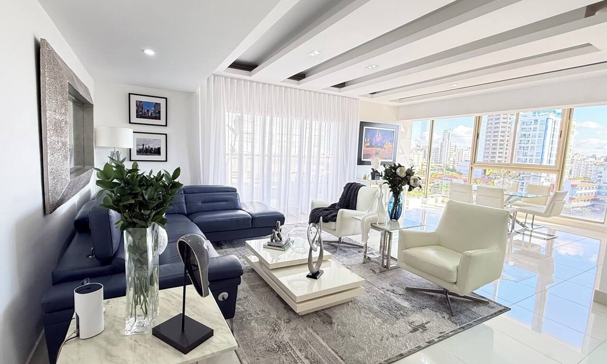 Downtown Santo Domingo Condo | TOP OF THE LINE APT IN PIANTINI WITH POOL & GYM