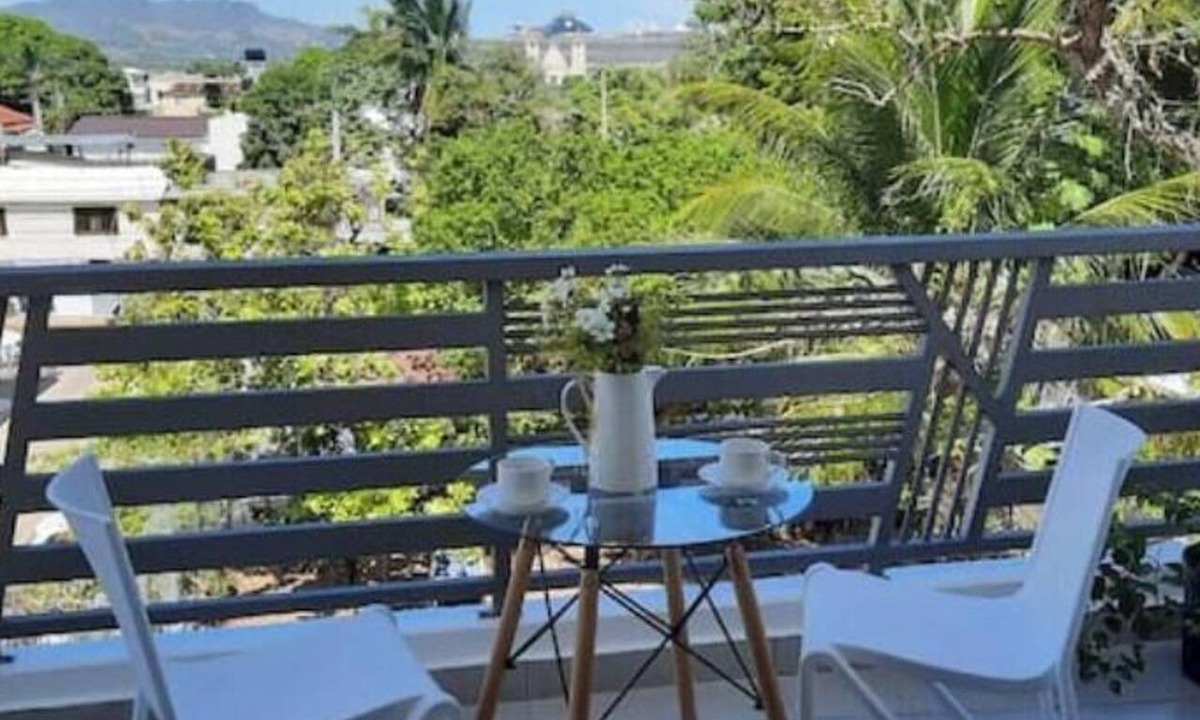 Ensanche Miramar Apartment | Two-Bedroom Apartment with Pool Near the Ocean (C)