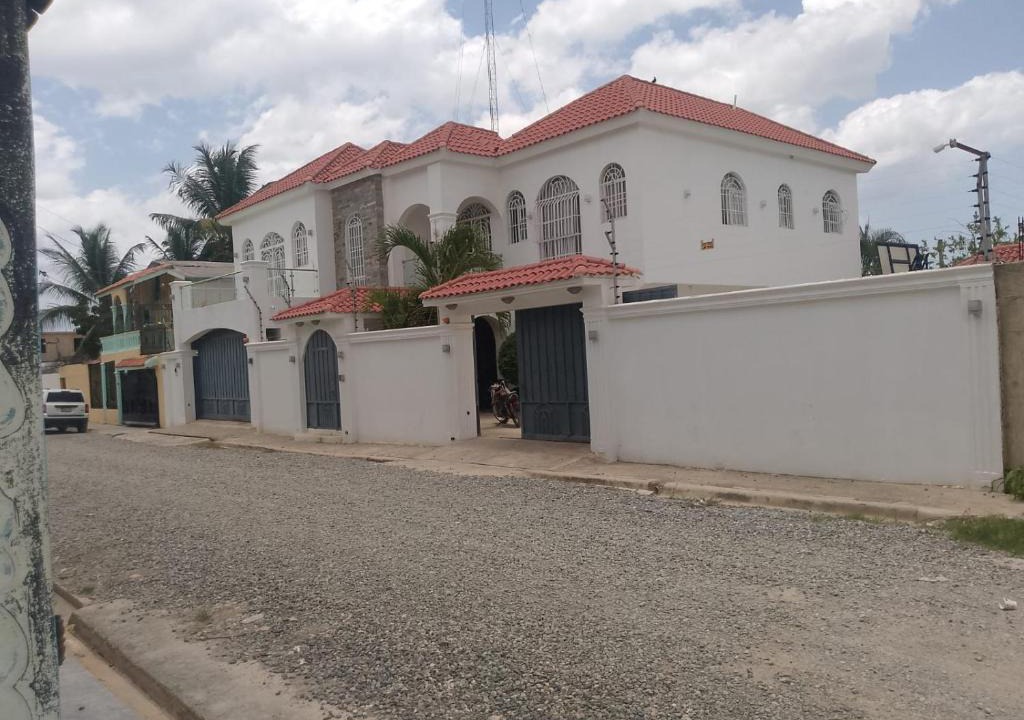 Santo Domingo Norte Villa | Villa Coronel
