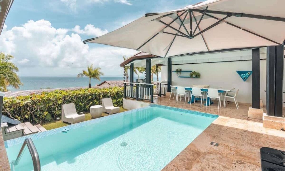 Sanchez Villa | Villa with ocean view bbq pool resort access