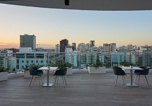 Modern 1BR apartment with wifi, AC, gym and view near Bluemall in Santo Domingo