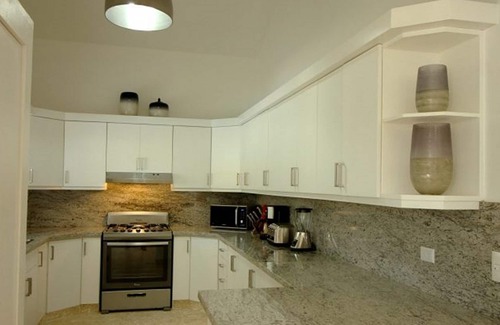 Urbanizacion Tavarez Villa | 4BD guest-friendly villa, 5 TVs, fast internet, AC also in living room, near all