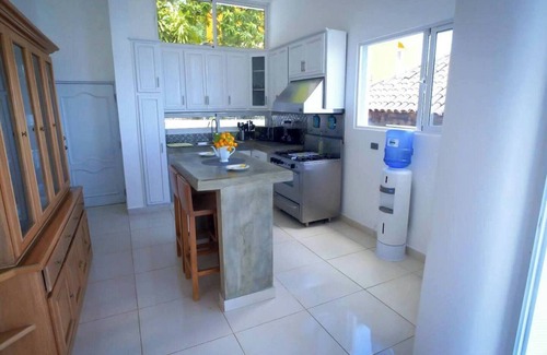 Terramar Estates Villa | Large 10BD party villa, BBQ, ping pong, infinity pool with sea views!