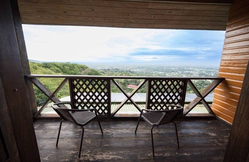 Tamboril House | #1 Villa for Events, BBQ, Pool, City View, Nature