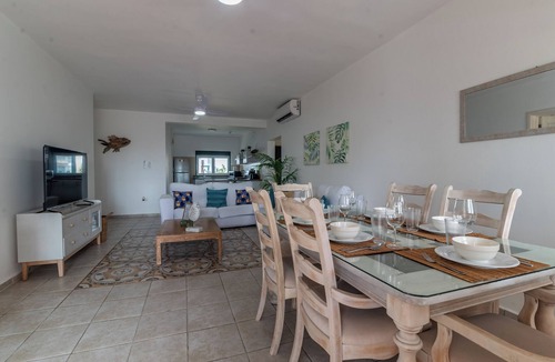 El Cortecito Apartment | 3-bedroom beachfront apartment in Stanza Mare