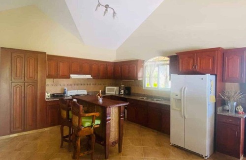 Urbanizacion Tavarez Villa | 4BD/4BTH guest-friendly villa with private pool, near everything in Sosua