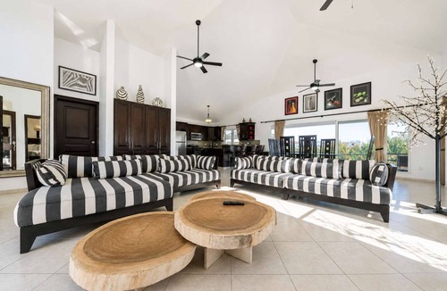 La Mulata House | 6-Bedroom Villa Solar Power 3 Indoor + 3 Outdoor Suites